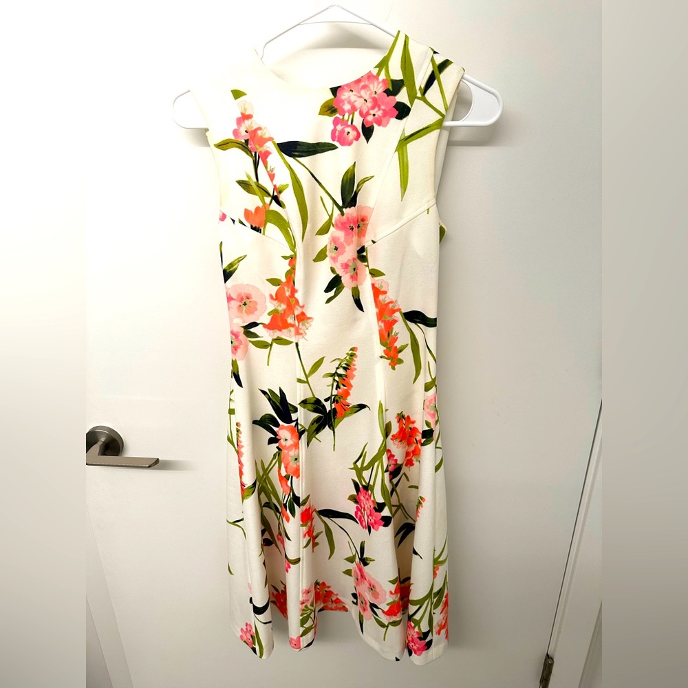 Tommy Hilfigher elegant floral dress